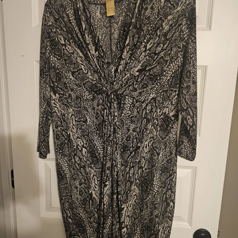 Miss Tina Black and Gray Midi Dress - Picture 2 of 4